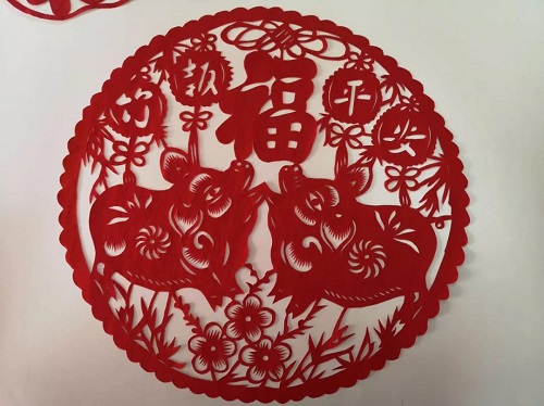 西海岸新區(qū)老年大學(xué)雙珠路校區(qū)剪紙班作品
